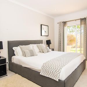 Deluxe Two-Bedroom Apartment